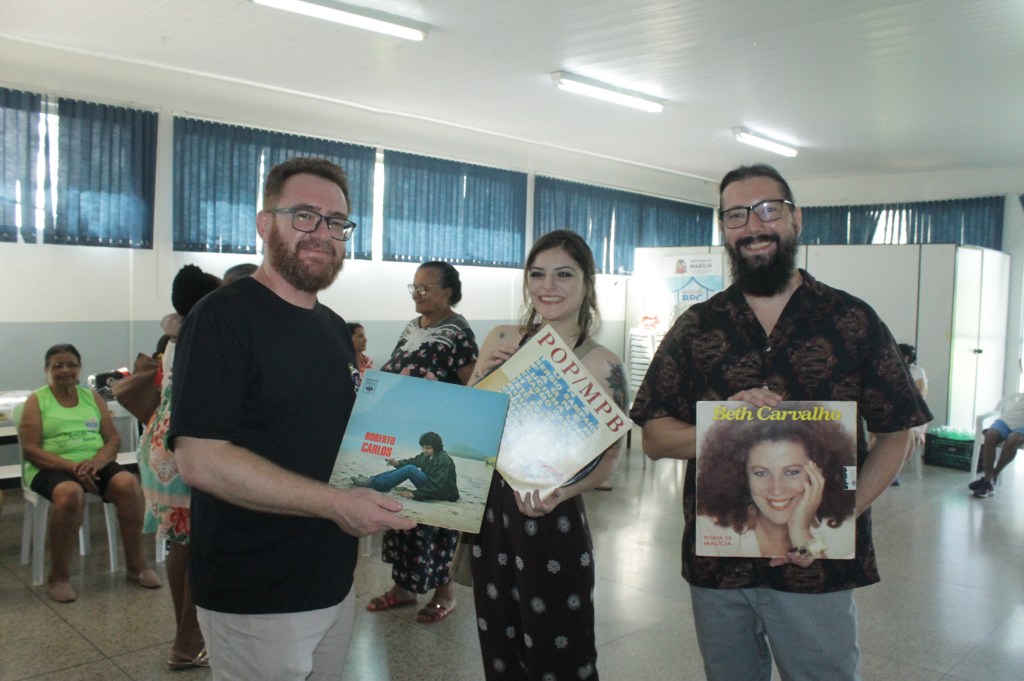 O som do vinil: discotecagem com LPs resgata memórias, prioriza convivência e favorece afetividade com grupos de frequentadores do Cras Teotônio&nbsp;Vilela