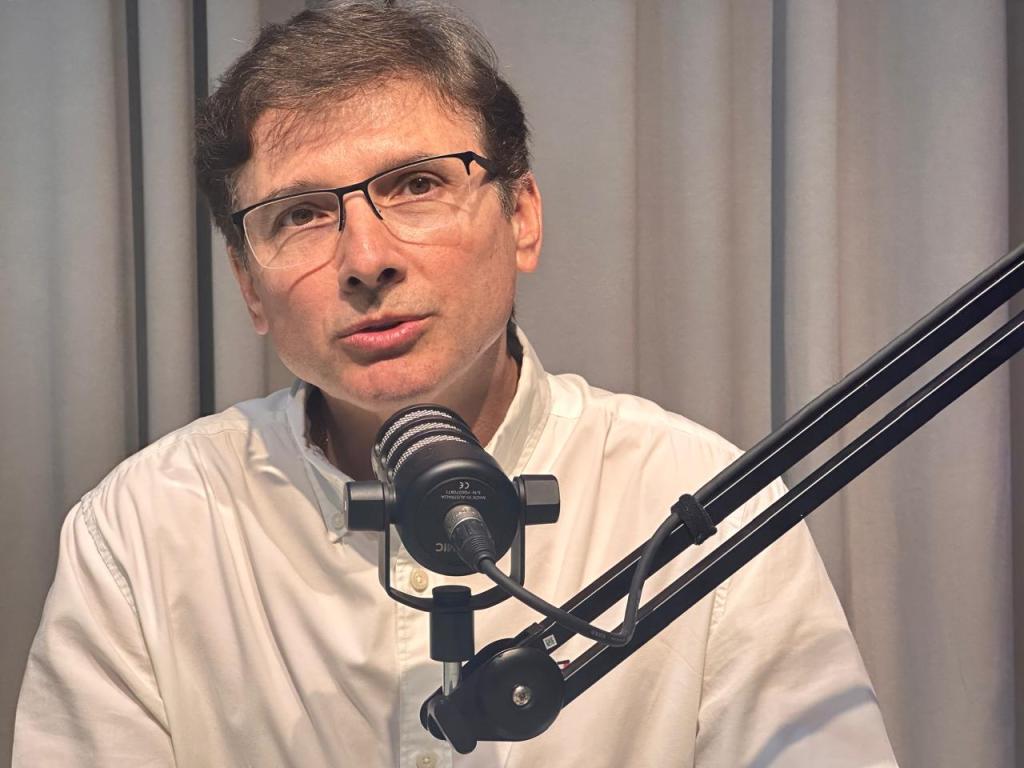 Podcast “Hoje Tem Conversa” Recebe Dr. Marcelo Rodrigues para Falar sobre Saúde Bucal e Novidades na&nbsp;Odontologia