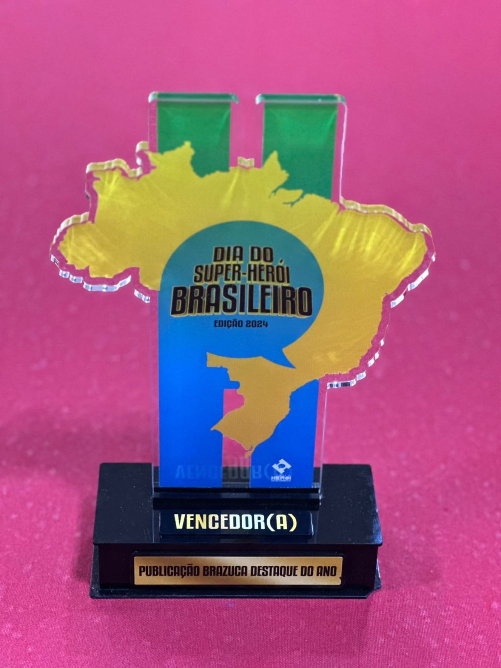 ‘Radius 2’, HQ de Marília, recebe troféu de 1º lugar pelo júri popular do concurso nacional Dia do Super-herói Brasileiro 