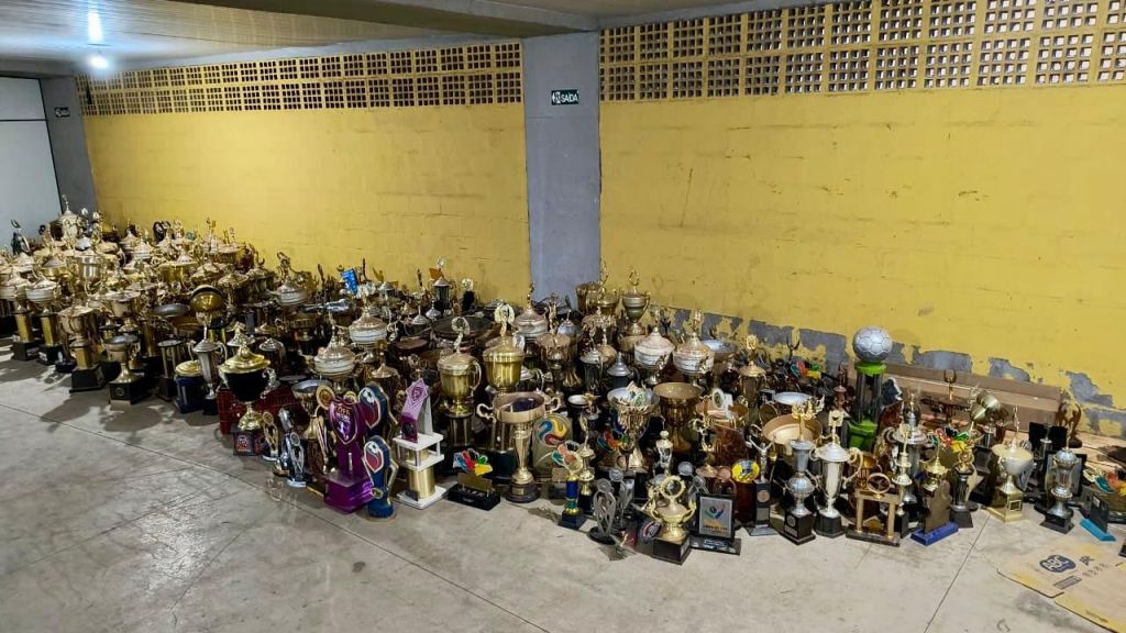 Município vai recuperar troféus e medalhas abandonados e criar “Sala de&nbsp;Troféus”