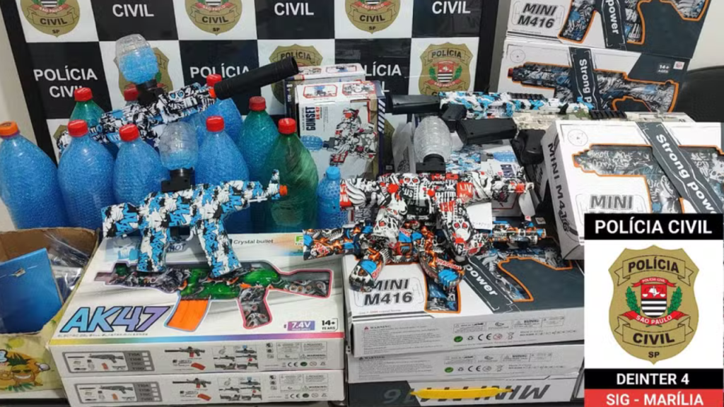 Polícia Civil de Marília realiza operação contra venda ilegal de gel blasters e apreende mais de 200&nbsp;armas