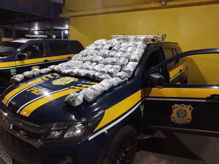 PRF apreende SKUNK e prende homem por tráfico de drogas na&nbsp;BR-153