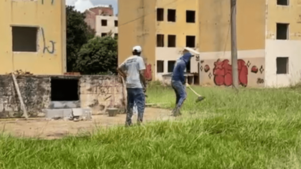 Prefeitura de Marília faz manutenção nos antigos prédios da CDHU para evitar a&nbsp;dengue