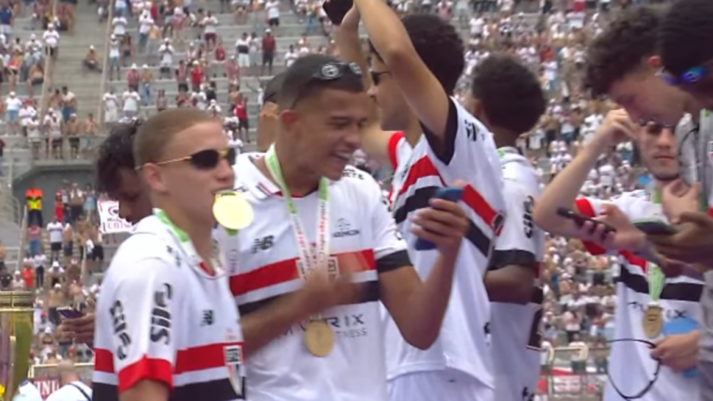 Virada: São Paulo é campeão da Copinha 2025 após vitória emocionante sobre o&nbsp;Corinthians