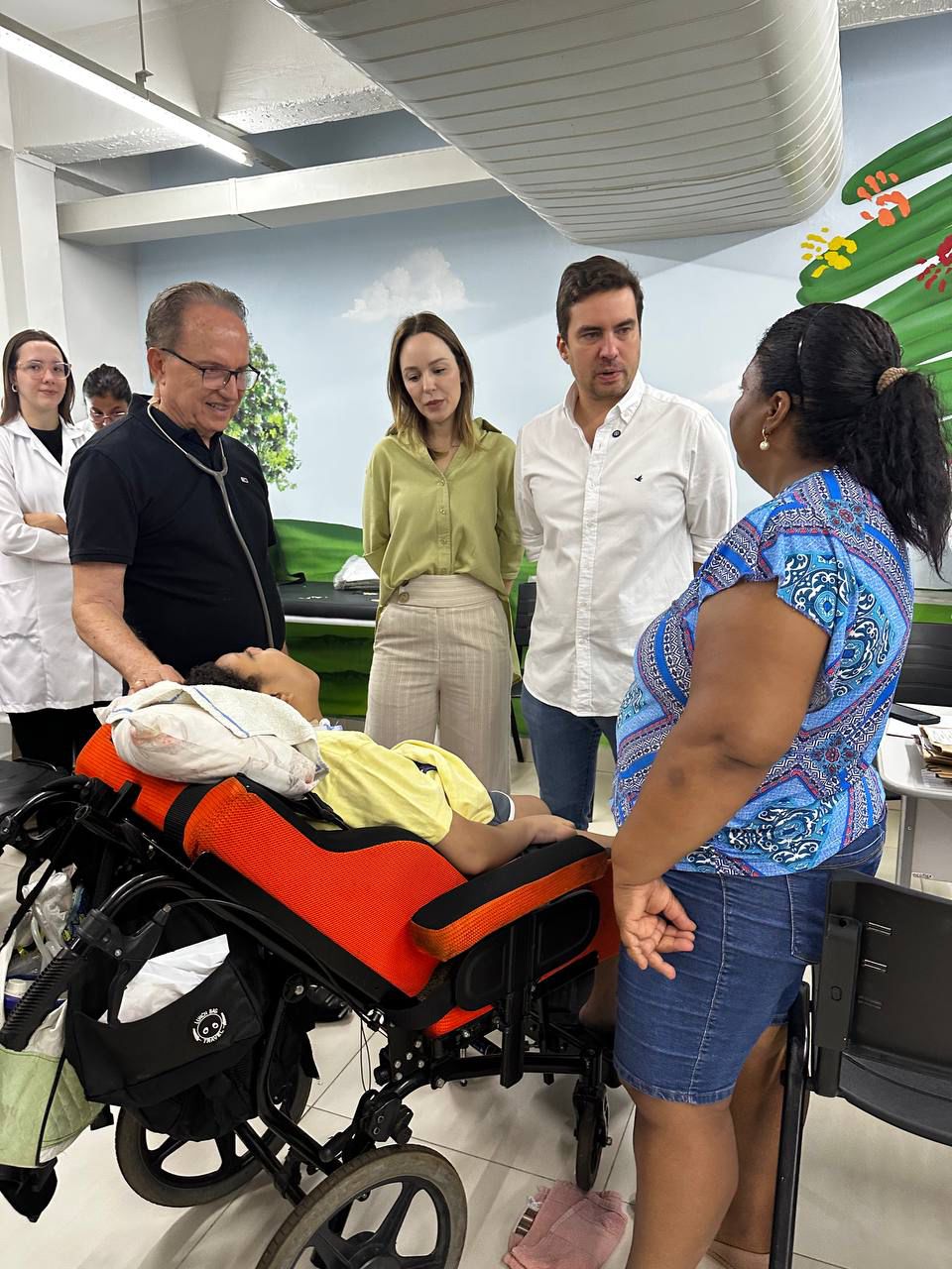 Prefeito visita o projeto Amor de Criança e anuncia repasse de R$800 mil para a&nbsp;entidade