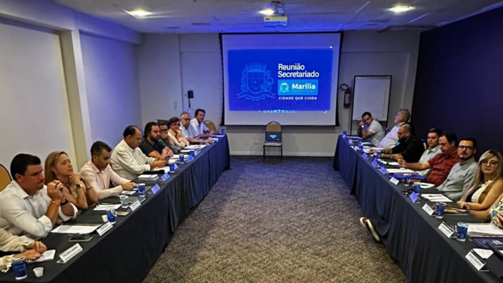 Prefeito reúne todo secretariado para avaliar trabalho e  definir próximas&nbsp;ações