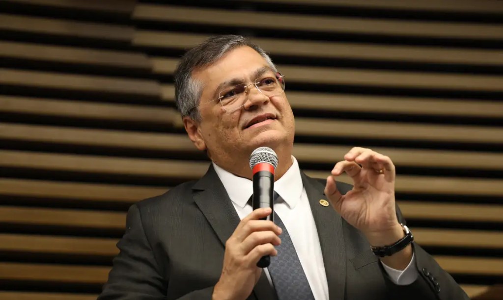 Flávio Dino vota pela cassação da deputada Carla&nbsp;Zambelli