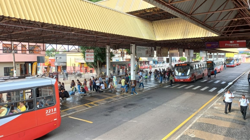 Duas mulheres têm pertences furtados dentro de ônibus em&nbsp;Marília