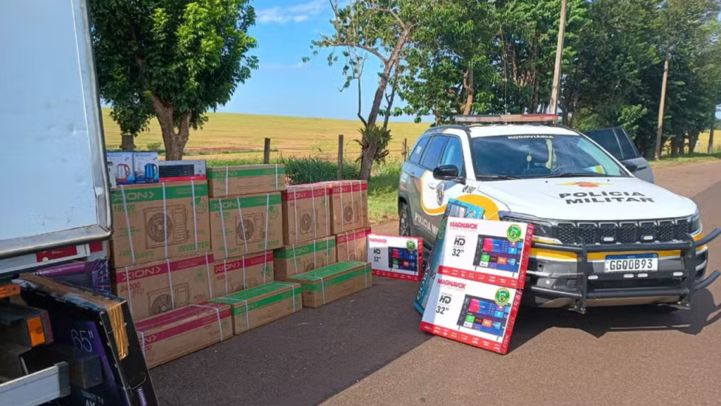 Polícia Rodoviária apreende carga de eletrônicos sem nota fiscal na&nbsp;Região