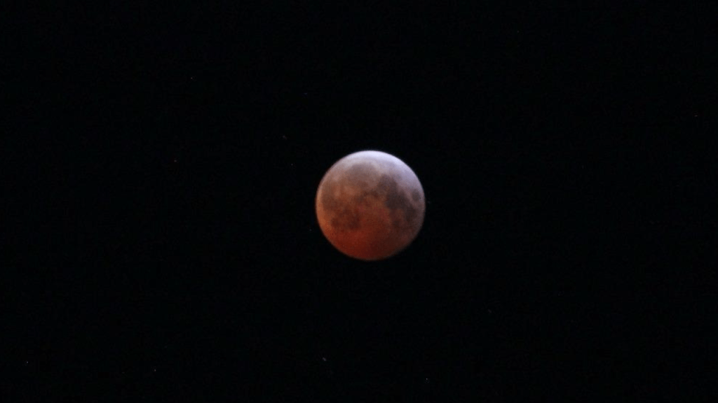 Marília Presencia Eclipse Total da Lua e “Lua de&nbsp;Sangue”