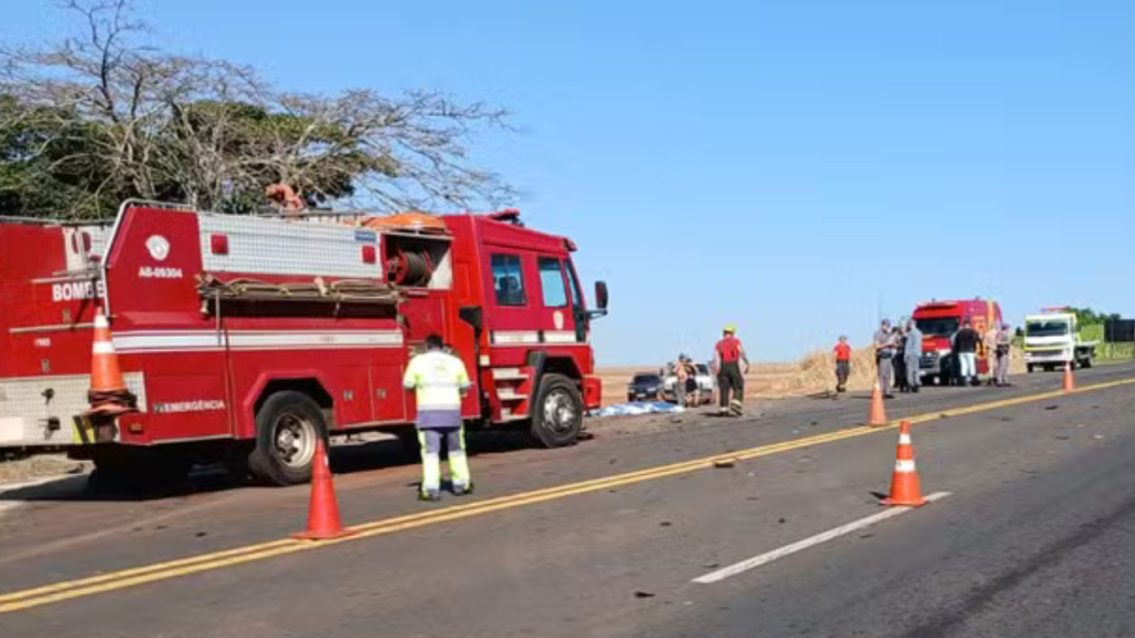 Motociclista de 69 anos morre em acidente com caminhonete na Região; moto&nbsp;explodiu