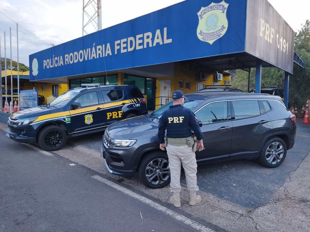 PRF recupera Jeep Compass furtado na BR-153 em&nbsp;Marília