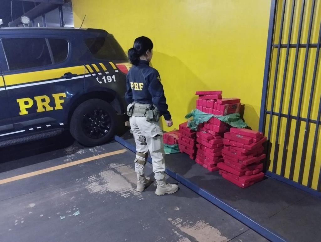 Polícia Rodoviária Federal Apreende 170 kg de Maconha e Recupera Veículo&nbsp;Roubado
