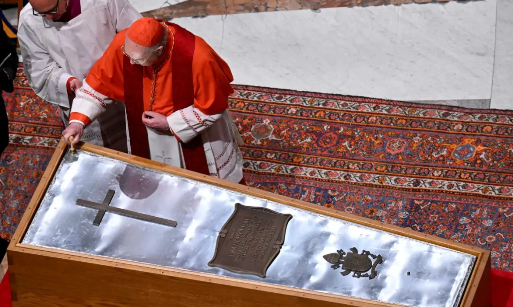 Funeral e sepultamento do papa Francisco foram realizados neste&nbsp;sábado