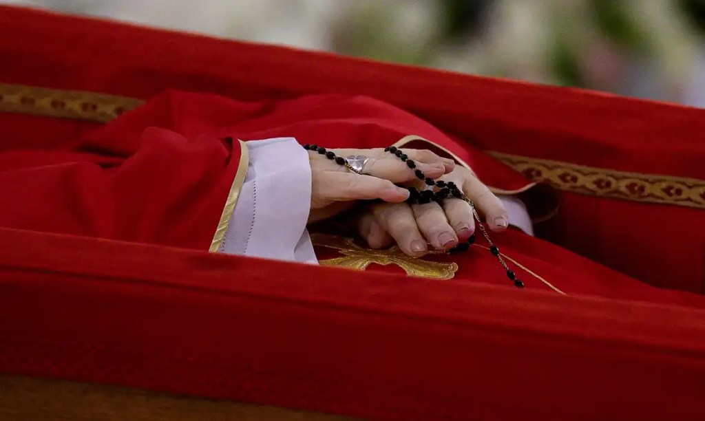 Papa Francisco: velório é aberto ao público no&nbsp;Vaticano