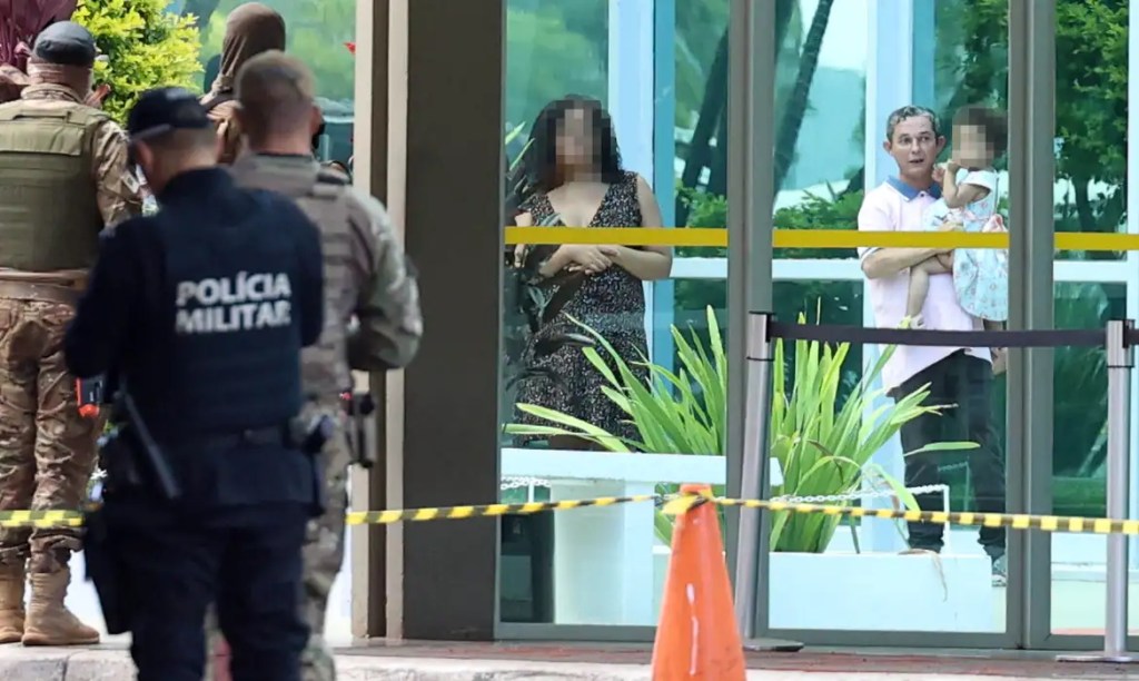 Homem é preso após portar explosivo em&nbsp;ministério