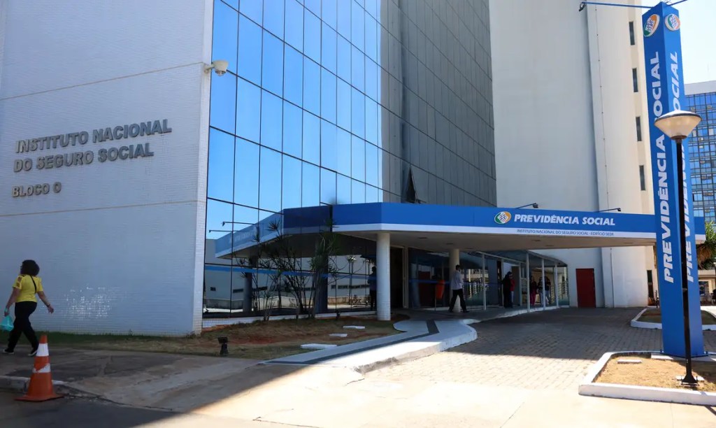 INSS: Justiça bloqueia R$ 2,8 bi de envolvidos em descontos&nbsp;ilegais
