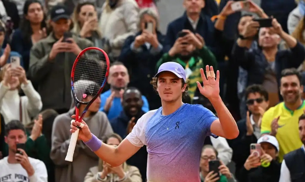 João Fonseca cai, mas duplas brasileiras vencem em Roland&nbsp;Garros
