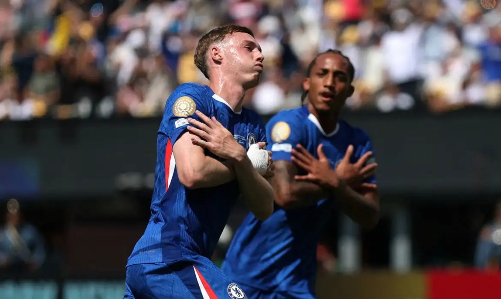 Sob a batuta de Palmer, Chelsea derrota PSG para conquistar o&nbsp;mundo