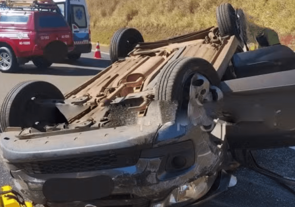 Mulher de 25 anos morre após capotar carro na Comandante João Ribeiro de&nbsp;Barros