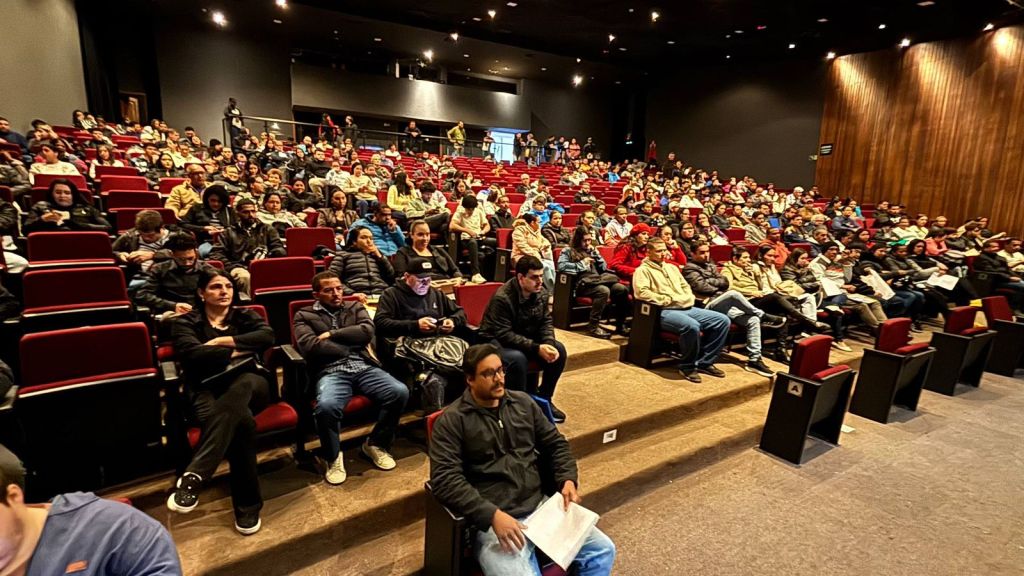 Mutirão de emprego da DHL/Mercado Livre tem grande procura em&nbsp;Marília