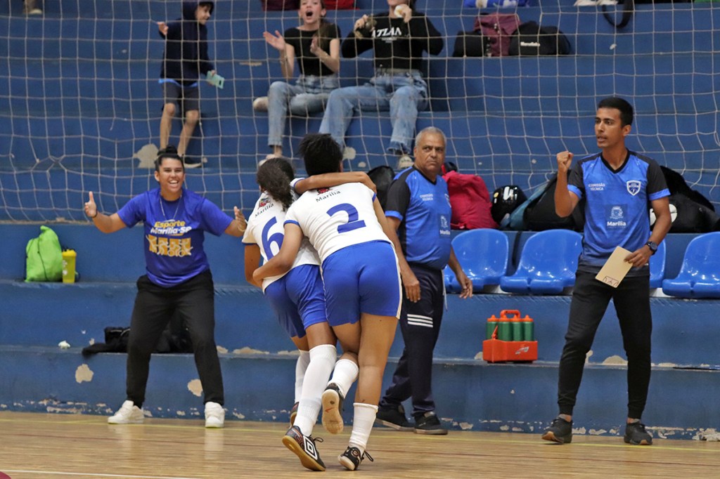 Futsal Feminino de Marília se classifica para final Estadual na base e tem vitória com equipe&nbsp;adulta