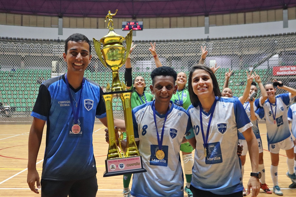 Futsal feminino de Marília vence as donas da casa e conquista o título da Taça SMEL&nbsp;2025
