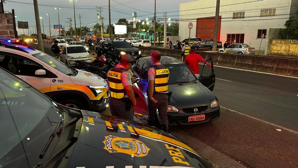 PRF, PM e DETRAN realizam comando conjunto de alcoolemia em&nbsp;Marília