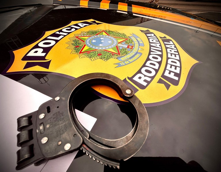 PRF prende homem com mandado de prisão em aberto na&nbsp;BR-153