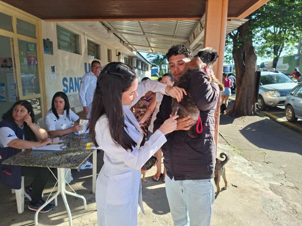 SAÚDE: Ação de Vacinação Antirrábica utiliza as 400 doses na UBS Santa Antonieta