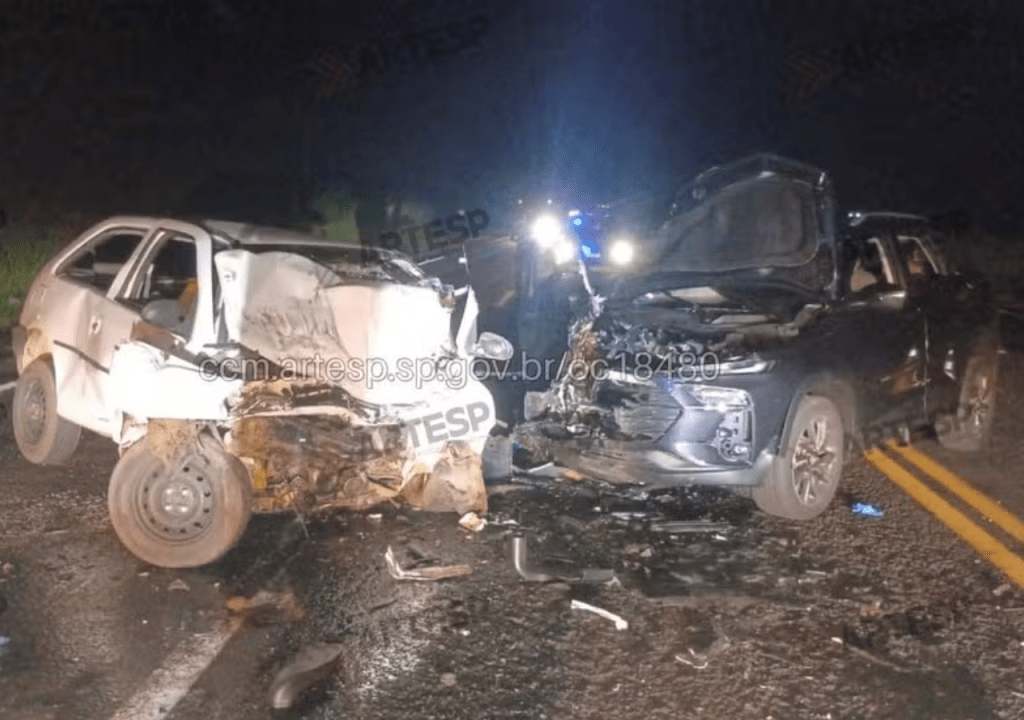Duas pessoas morrem e três ficam feridas em grave acidente na SP-294 na&nbsp;Região