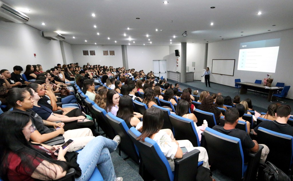 Curso de Farmácia da Unimar promove palestra sobre Pesquisa Clínica e Indústria&nbsp;Farmacêutica
