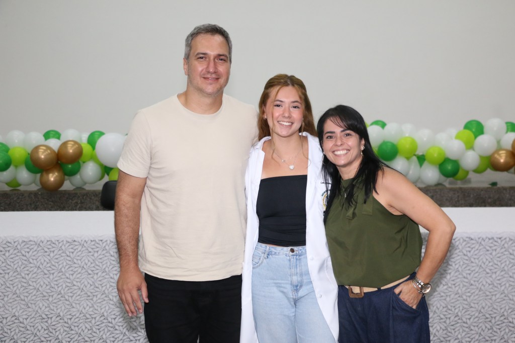 Cerimônia do Jaleco marca o início de uma nova jornada para os acadêmicos do curso de Medicina Veterinária da&nbsp;Unimar