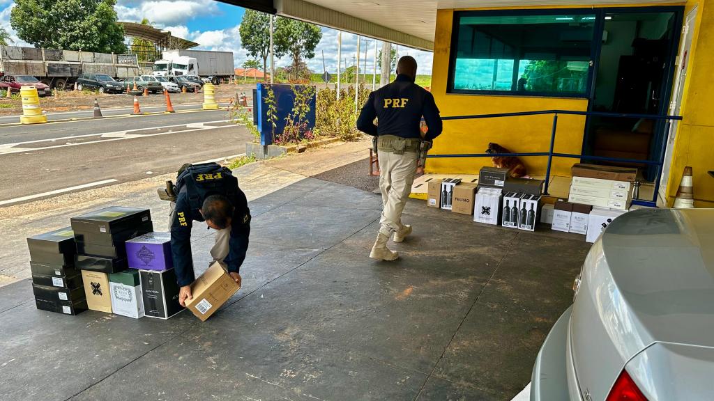 PRF apreende 268 garrafas de vinhos argentinos sem nota&nbsp;fiscal