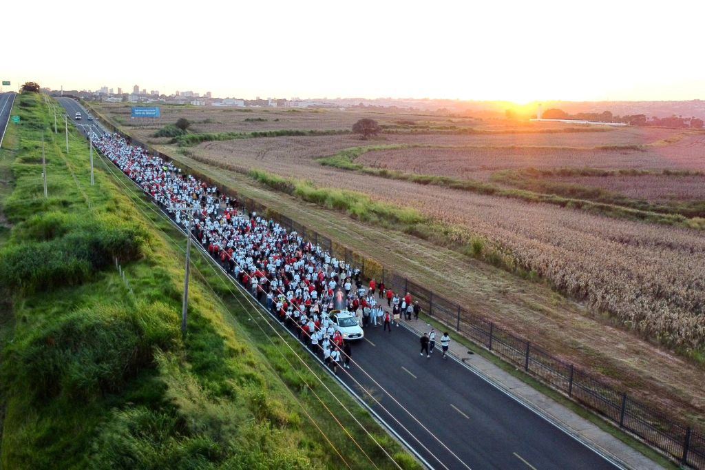 Primeira Caminhada da Divina Misericórdia reúne cerca de 2 mil peregrinos em&nbsp;Marília