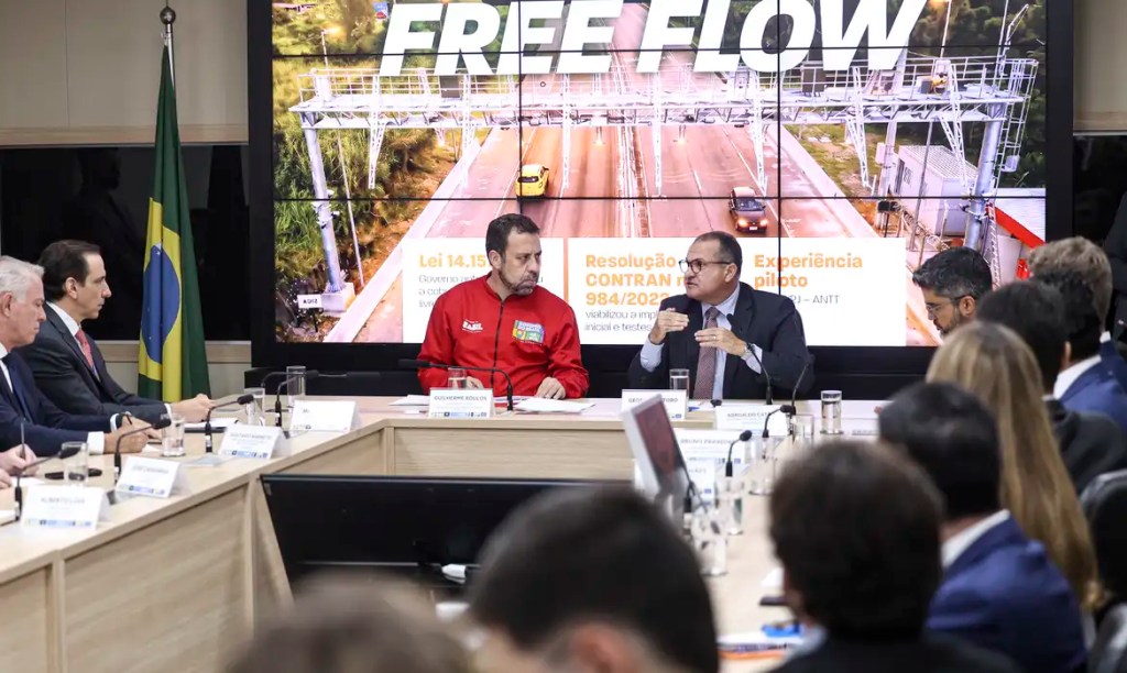 Governo suspende 3,4 milhões de multas por não pagar&nbsp;pedágio