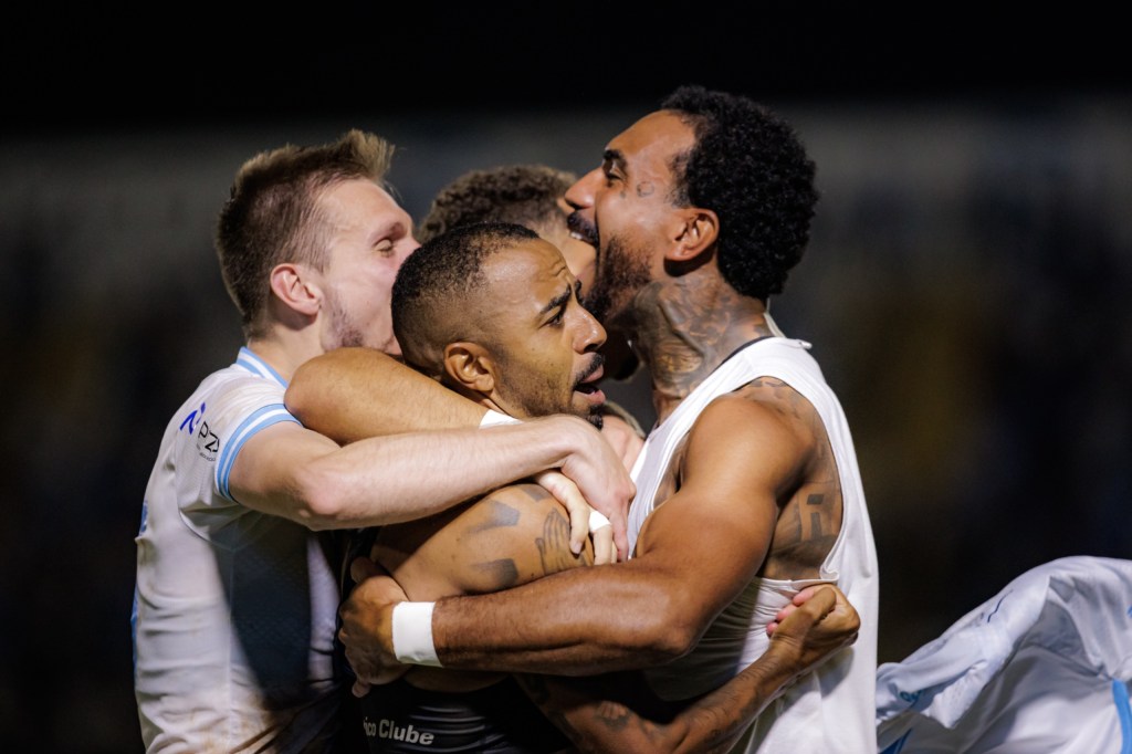 No dia do aniversário da cidade, o MAC escreve um capítulo eterno no futebol e avança na&nbsp;competição