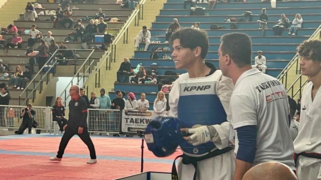 Taekwondo de Marília conquista 14 medalhas e garante vagas para o Campeonato&nbsp;Brasileiro
