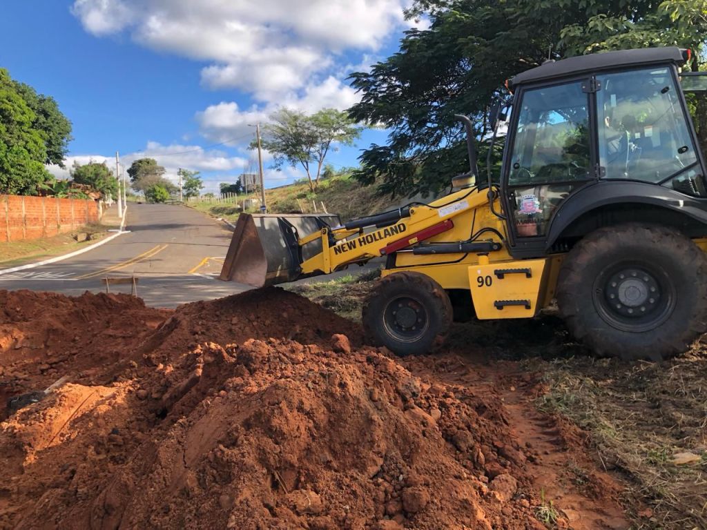 Prefeitura realiza manutenção em erosão na Avenida Keiji Akutagawa, no Jardim&nbsp;Marília